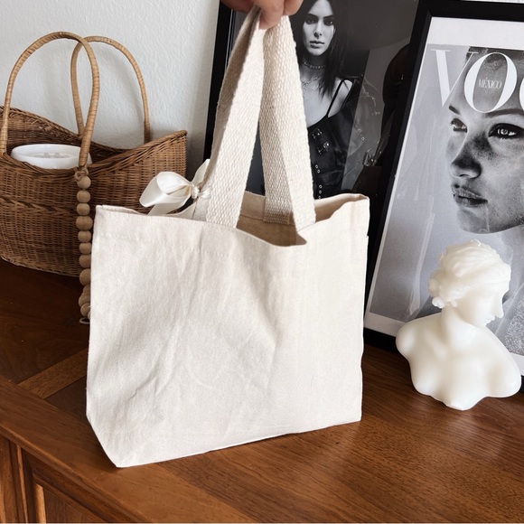 CREAM CANVAS BOW TOTE 🎀 #0311 - Picture 5 of 6